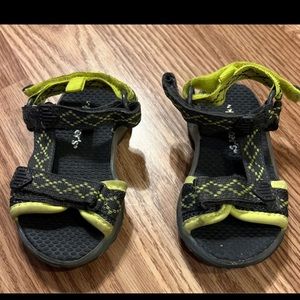 Carters Light Up Sandals - toddler size 5